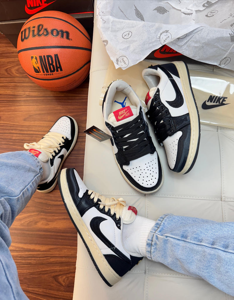 Nike Jordan 1 x Travis scott