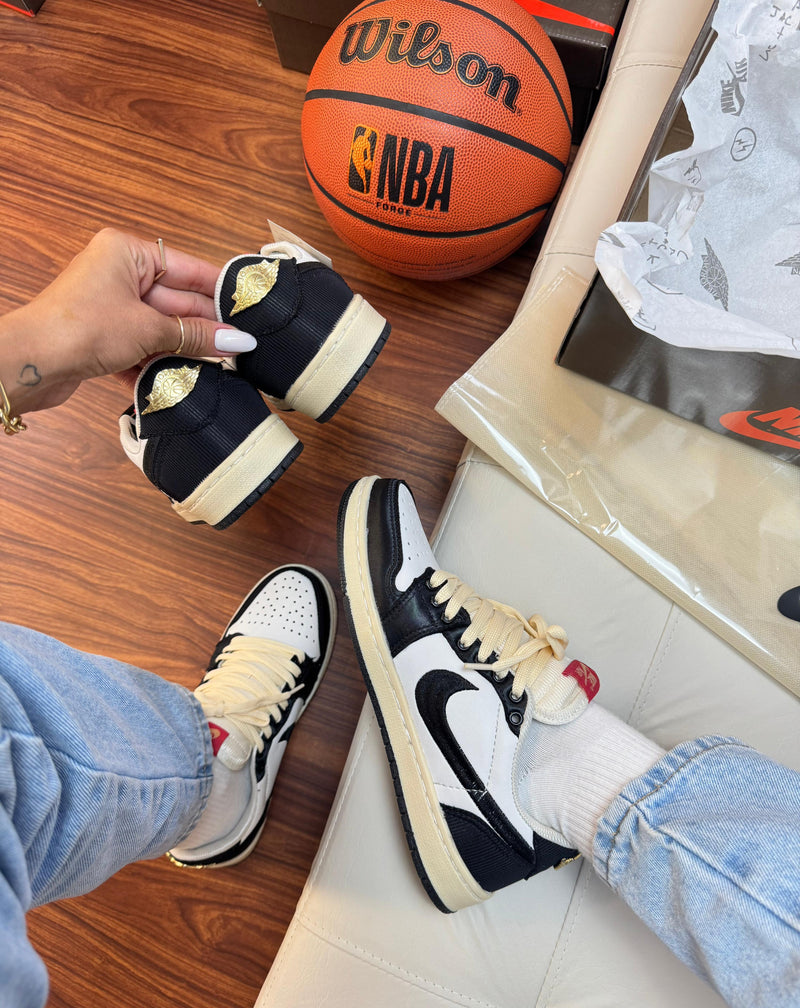 Nike Jordan 1 x Travis scott