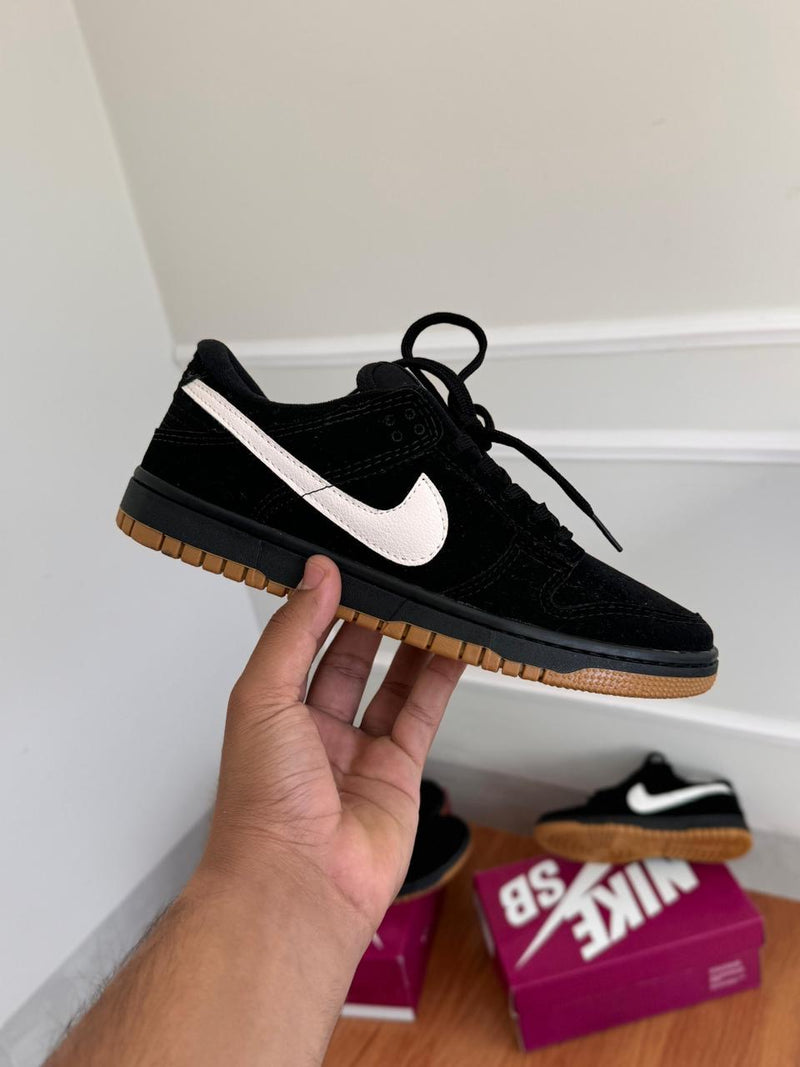 Nike SB low Camurça